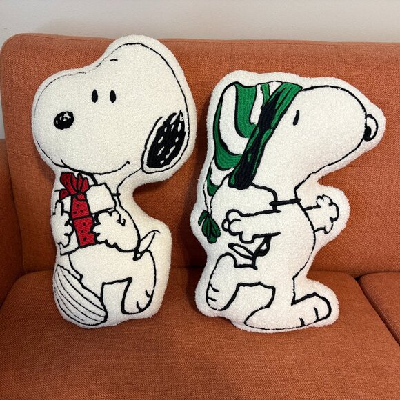 Set of 2 Rare Peanuts Snoopy Sherpa Winter Christmas Pillows - Picture 1 of 6